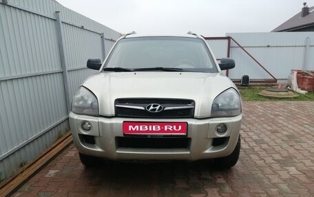 Hyundai Tucson III, 2008 год, 700 000 рублей, 1 фотография