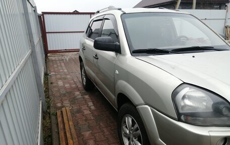 Hyundai Tucson III, 2008 год, 700 000 рублей, 3 фотография