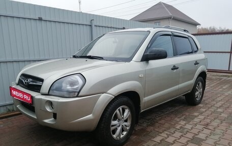 Hyundai Tucson III, 2008 год, 700 000 рублей, 2 фотография
