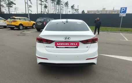 Hyundai Avante, 2018 год, 1 400 000 рублей, 4 фотография