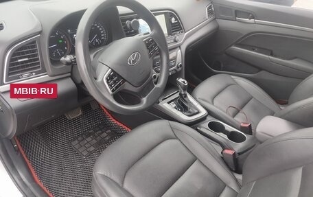 Hyundai Avante, 2018 год, 1 400 000 рублей, 2 фотография