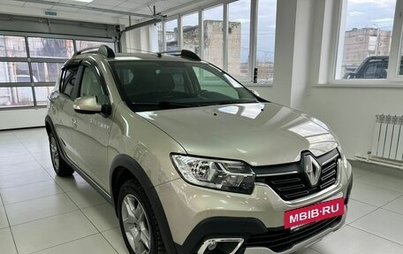 Renault Sandero II рестайлинг, 2018 год, 1 050 000 рублей, 3 фотография