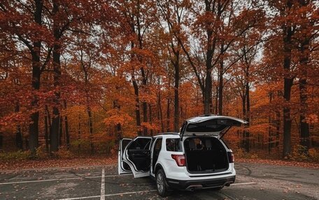 Ford Explorer VI, 2018 год, 2 900 000 рублей, 5 фотография