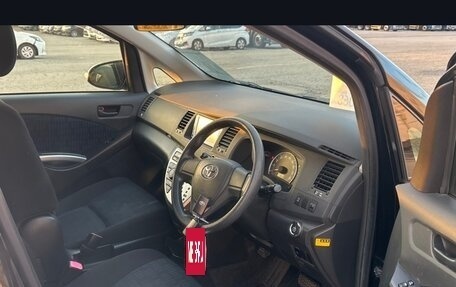 Toyota ISis I, 2013 год, 950 000 рублей, 8 фотография