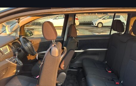 Toyota ISis I, 2013 год, 950 000 рублей, 16 фотография