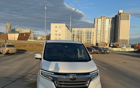 Honda Stepwgn IV, 2019 год, 2 300 000 рублей, 2 фотография