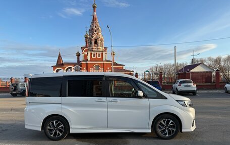 Honda Stepwgn IV, 2019 год, 2 300 000 рублей, 5 фотография