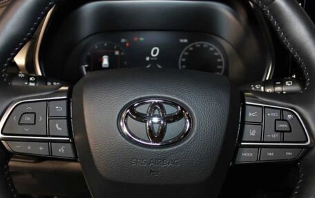 Toyota Highlander, 2023 год, 5 500 000 рублей, 5 фотография