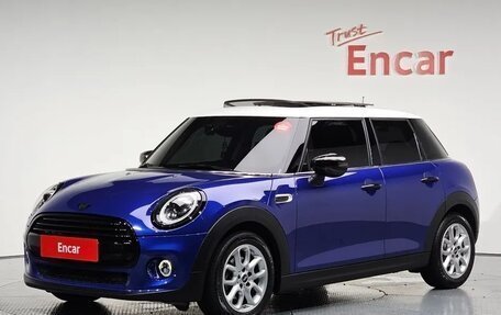 MINI Hatch, 2021 год, 1 923 000 рублей, 2 фотография
