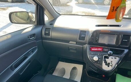 Toyota Wish II, 2005 год, 799 000 рублей, 14 фотография