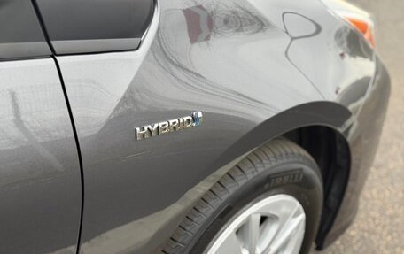 Toyota Prius IV XW50, 2018 год, 1 990 000 рублей, 10 фотография