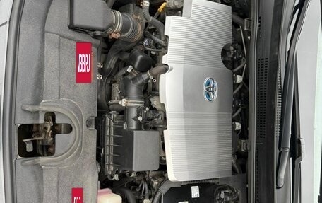 Toyota Prius IV XW50, 2018 год, 1 990 000 рублей, 21 фотография