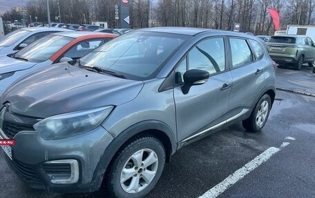 Renault Kaptur I рестайлинг, 2017 год, 929 000 рублей, 1 фотография