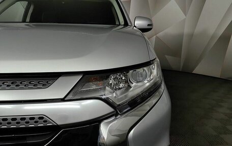 Mitsubishi Outlander III рестайлинг 3, 2018 год, 1 997 000 рублей, 10 фотография