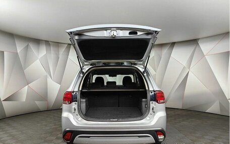 Mitsubishi Outlander III рестайлинг 3, 2018 год, 1 997 000 рублей, 12 фотография