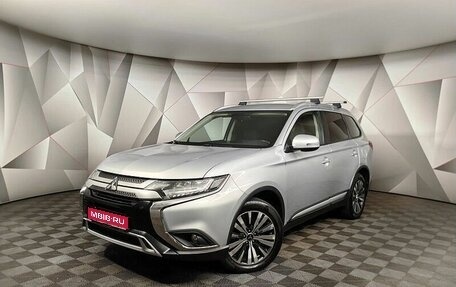 Mitsubishi Outlander III рестайлинг 3, 2018 год, 1 997 000 рублей, 1 фотография