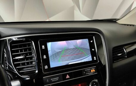 Mitsubishi Outlander III рестайлинг 3, 2018 год, 1 997 000 рублей, 21 фотография