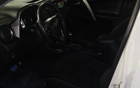 Toyota RAV4, 2017 год, 2 450 000 рублей, 3 фотография