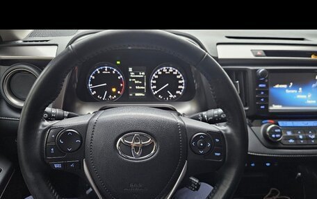 Toyota RAV4, 2017 год, 2 450 000 рублей, 11 фотография