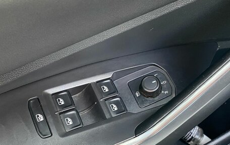 Volkswagen Jetta VII, 2019 год, 1 885 000 рублей, 21 фотография