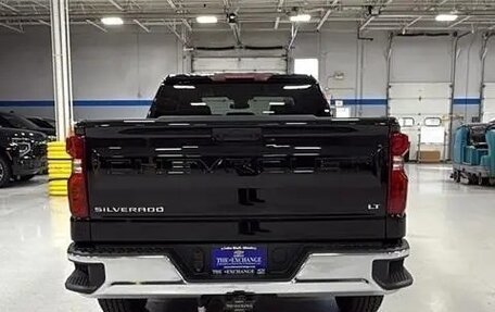 Chevrolet Silverado, 2023 год, 7 190 000 рублей, 4 фотография