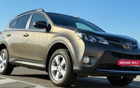 Toyota RAV4, 2013 год, 2 490 000 рублей, 2 фотография
