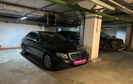Mercedes-Benz E-Класс, 2019 год, 3 200 000 рублей, 2 фотография