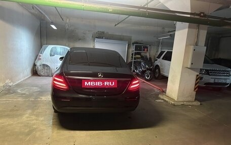 Mercedes-Benz E-Класс, 2019 год, 3 200 000 рублей, 9 фотография