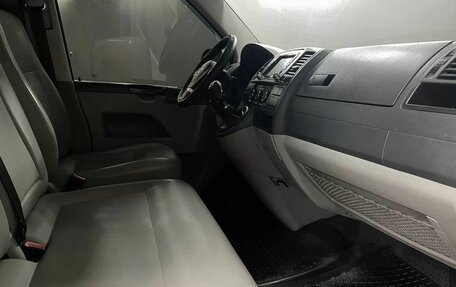 Volkswagen Transporter T5 рестайлинг, 2011 год, 1 649 900 рублей, 10 фотография