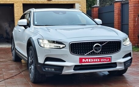 Volvo V90 Cross Country I рестайлинг, 2018 год, 4 580 000 рублей, 3 фотография