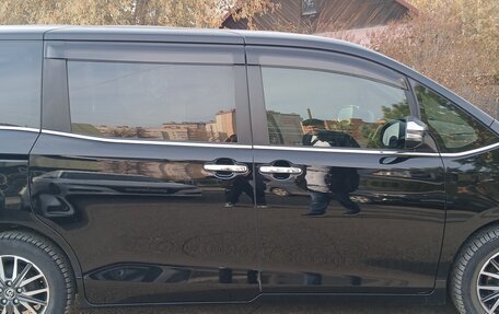 Toyota Esquire I, 2017 год, 2 450 000 рублей, 16 фотография