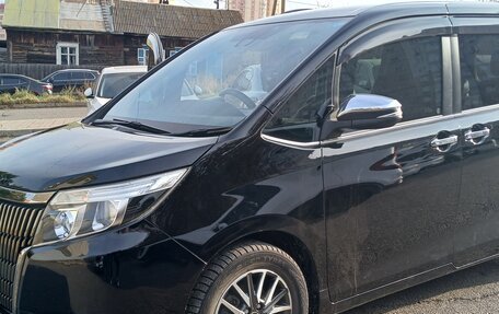 Toyota Esquire I, 2017 год, 2 450 000 рублей, 14 фотография