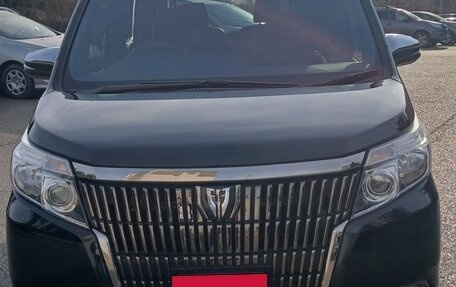 Toyota Esquire I, 2017 год, 2 450 000 рублей, 15 фотография