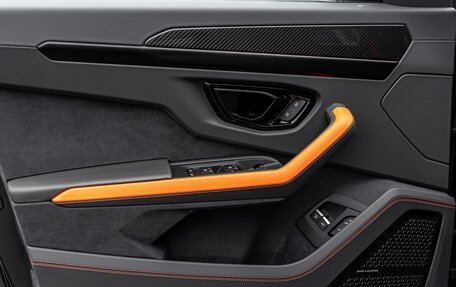 Lamborghini Urus I, 2025 год, 45 000 000 рублей, 29 фотография