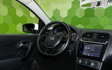 Volkswagen Polo VI (EU Market), 2017 год, 900 000 рублей, 14 фотография