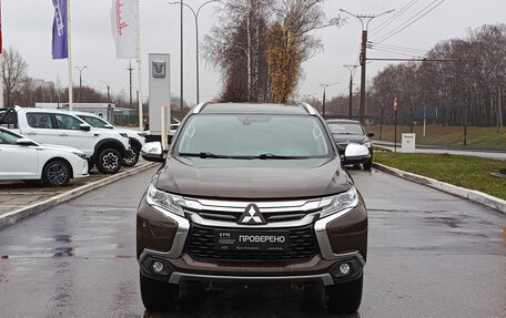 Mitsubishi Pajero Sport III рестайлинг, 2018 год, 2 800 000 рублей, 2 фотография