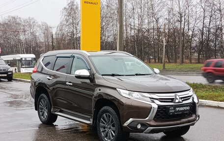 Mitsubishi Pajero Sport III рестайлинг, 2018 год, 2 800 000 рублей, 3 фотография