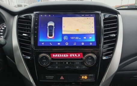 Mitsubishi Pajero Sport III рестайлинг, 2018 год, 2 800 000 рублей, 18 фотография