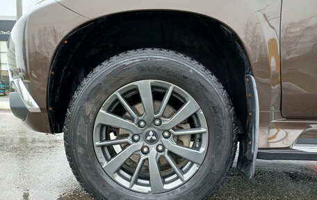 Mitsubishi Pajero Sport III рестайлинг, 2018 год, 2 800 000 рублей, 22 фотография