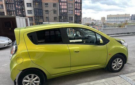 Chevrolet Spark III, 2011 год, 650 000 рублей, 2 фотография