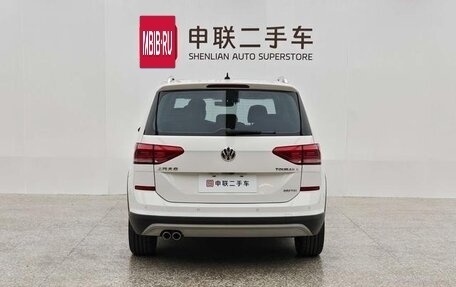 Volkswagen Touran III, 2022 год, 1 800 000 рублей, 5 фотография