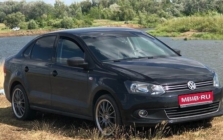Volkswagen Polo VI (EU Market), 2013 год, 865 000 рублей, 1 фотография