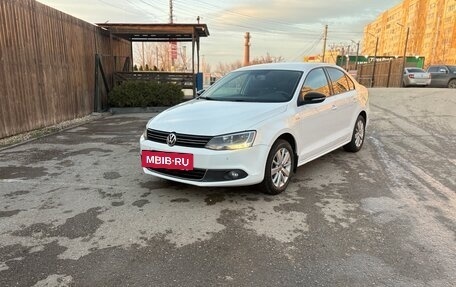 Volkswagen Jetta VI, 2013 год, 1 240 000 рублей, 13 фотография