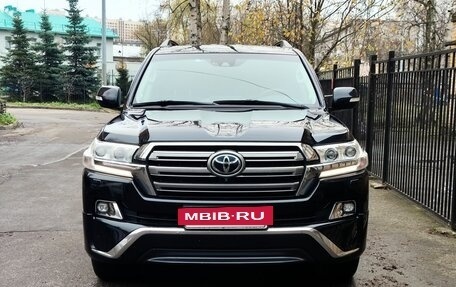 Toyota Land Cruiser 200, 2016 год, 6 500 000 рублей, 2 фотография
