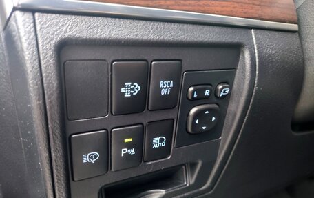 Toyota Land Cruiser 200, 2016 год, 6 500 000 рублей, 25 фотография