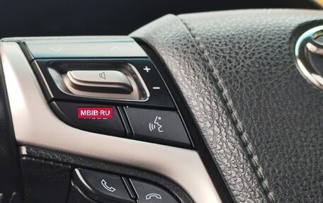 Toyota Land Cruiser 200, 2016 год, 6 500 000 рублей, 19 фотография