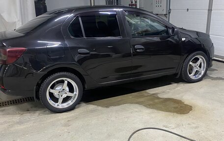 Renault Logan II, 2014 год, 750 000 рублей, 3 фотография