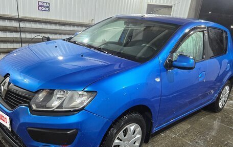 Renault Sandero II рестайлинг, 2014 год, 555 000 рублей, 2 фотография