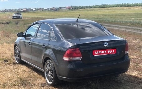 Volkswagen Polo VI (EU Market), 2013 год, 865 000 рублей, 2 фотография