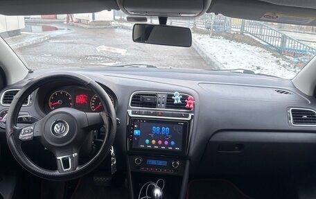 Volkswagen Polo VI (EU Market), 2011 год, 850 000 рублей, 8 фотография